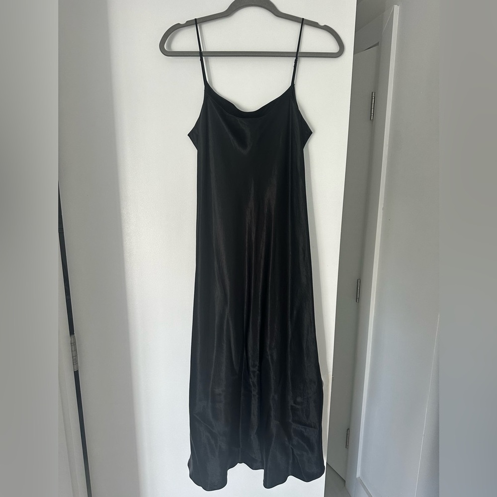 Vince satin dress, good for M and L size.